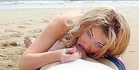 méga faciale sur Step son visage de déesse a la plage