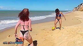 Perdemos A Buceta E Boquete No Futebol Para Um Homen Que Apareceu Do Nada Na Praia – Trisal – Threesome – Fudedordebuceta2017 E Lorrany Exotica 11 Min