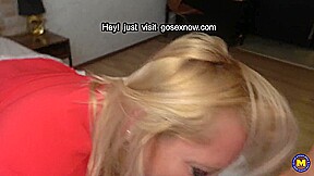 After a dinner date, the curvaceous German woman Krizzi experiences a passionate encounter.