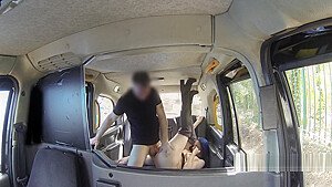 Blue hair babe fucks in taxi