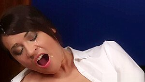 Flirty hottie gets sperm shot on her face swallowing all the spunk
