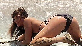 Holly Michaels picks up anal at the beach