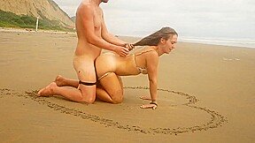 Hot Girl Wet Pussy Fucked On Public Beach