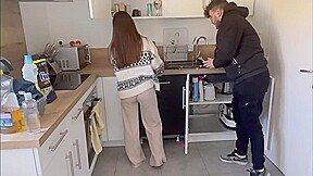 le plombier baise ma chatte rasée
