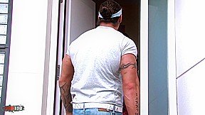 The very muscular plumber will unclog the pipes of the beautiful Amélie Jolie – MMM100